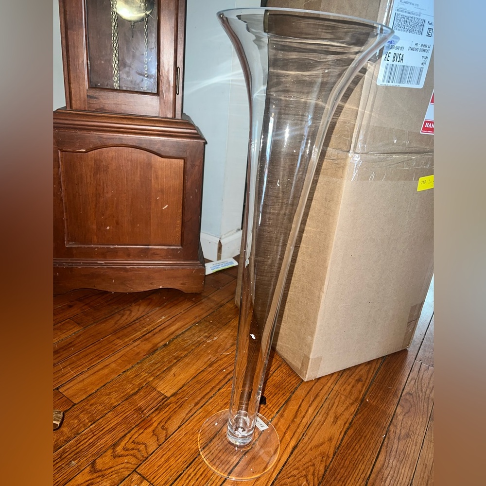 Tall glass vase 2ft